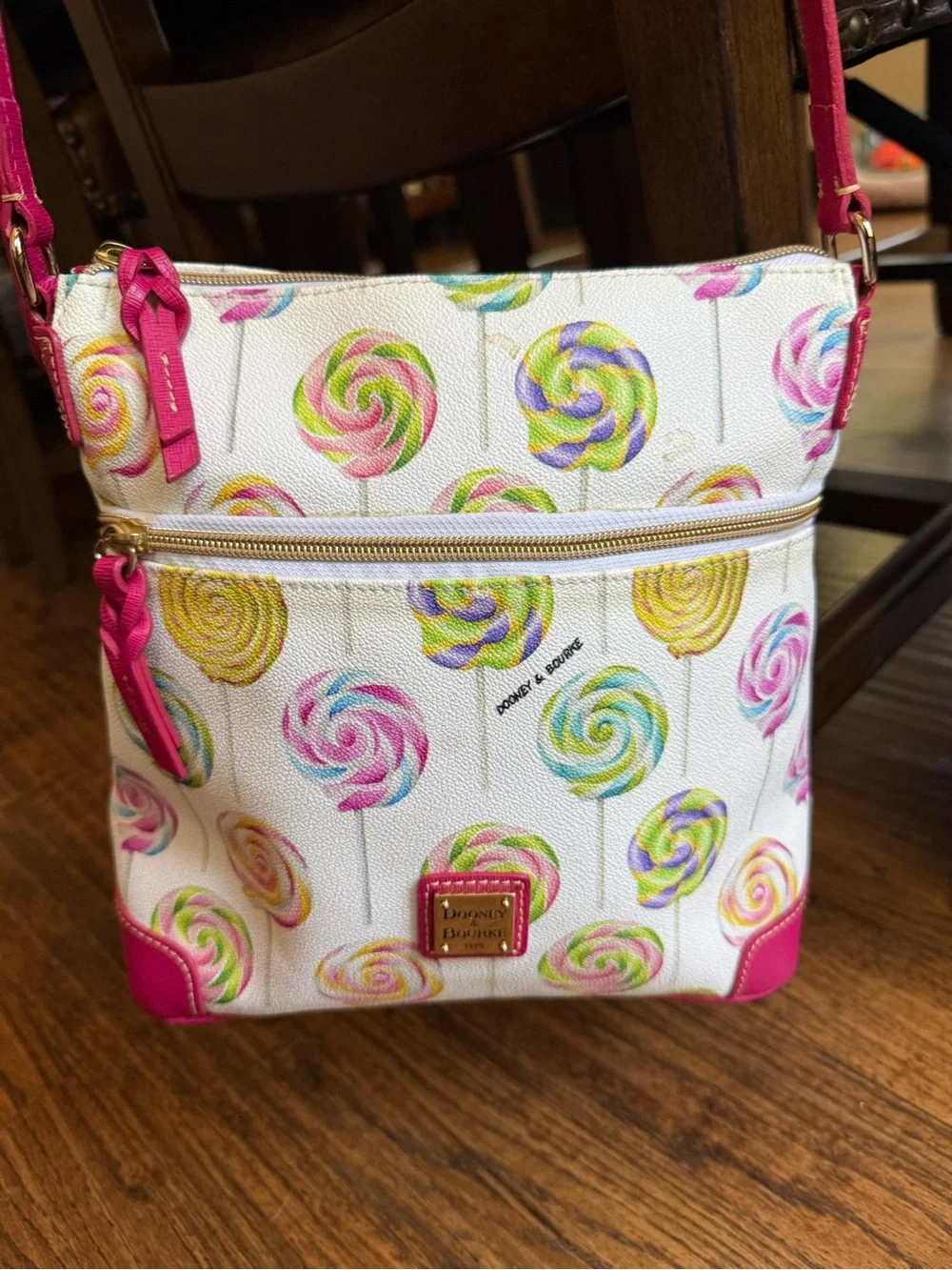 Dooney & Bourke White swirl lollipop Crossbody with matching wristlet/coin purse